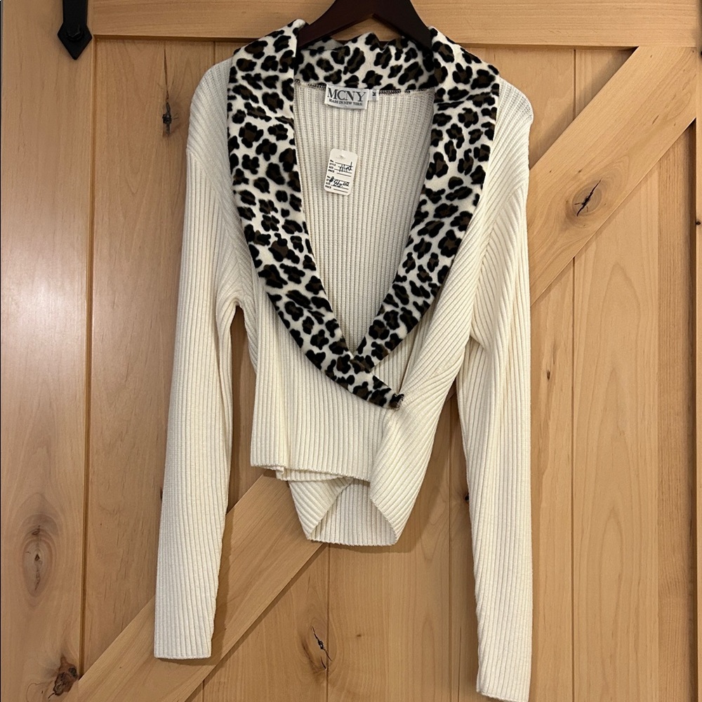MCNY, Cream Sweater with Faux Fur Leopard Print Collar- NWT